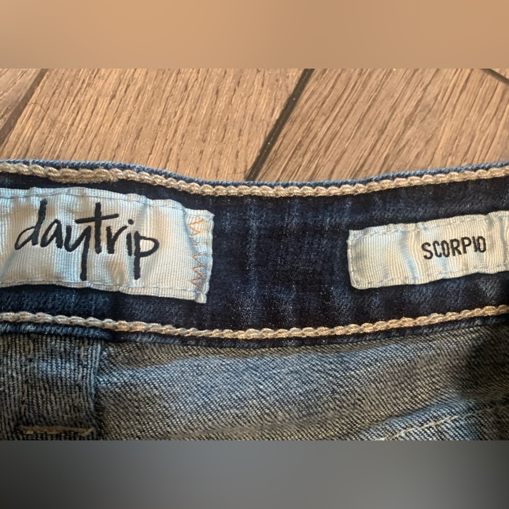 Daytrip Scorpio Low Rise Blingy Jean Shorts - Picture 5 of 9